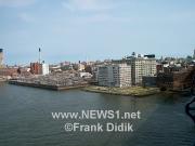 IM006046_1-4-00 4.20.46 PM.JPG